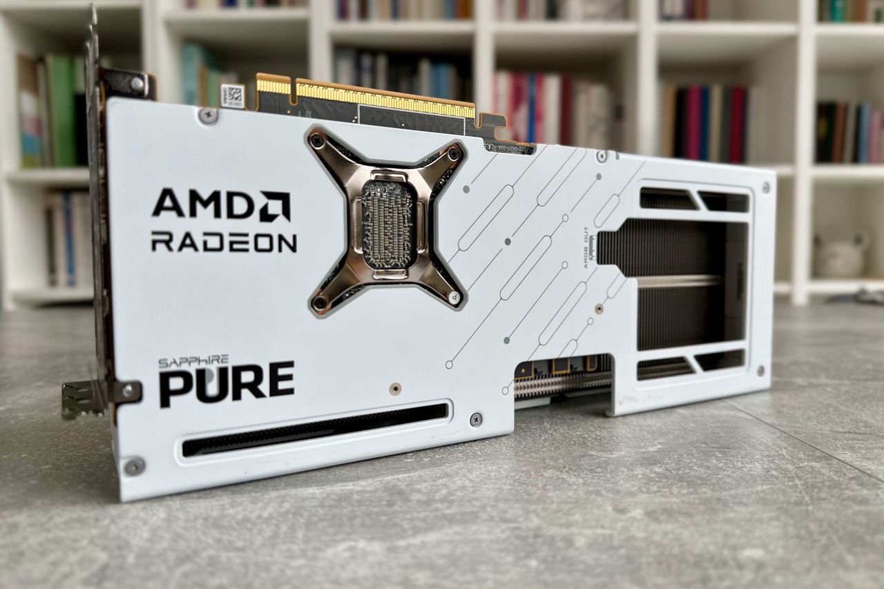 Sapphire Radeon RX 9070 XT -