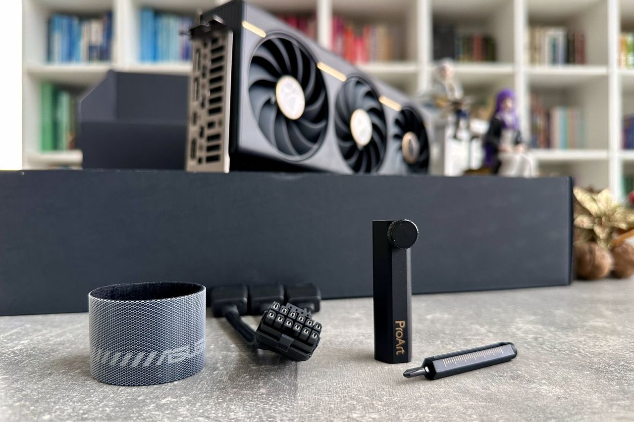 ASUS GeForce RTX 5080 ProArt OC Edition - zawartość zestawu