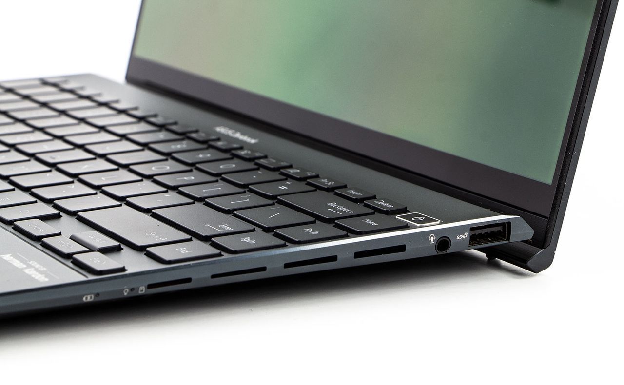 ASUS Zenbook 14X OLED - porty po prawej