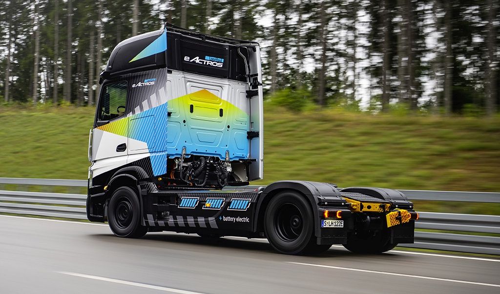 Mercedes-Benz eActros LongHaul