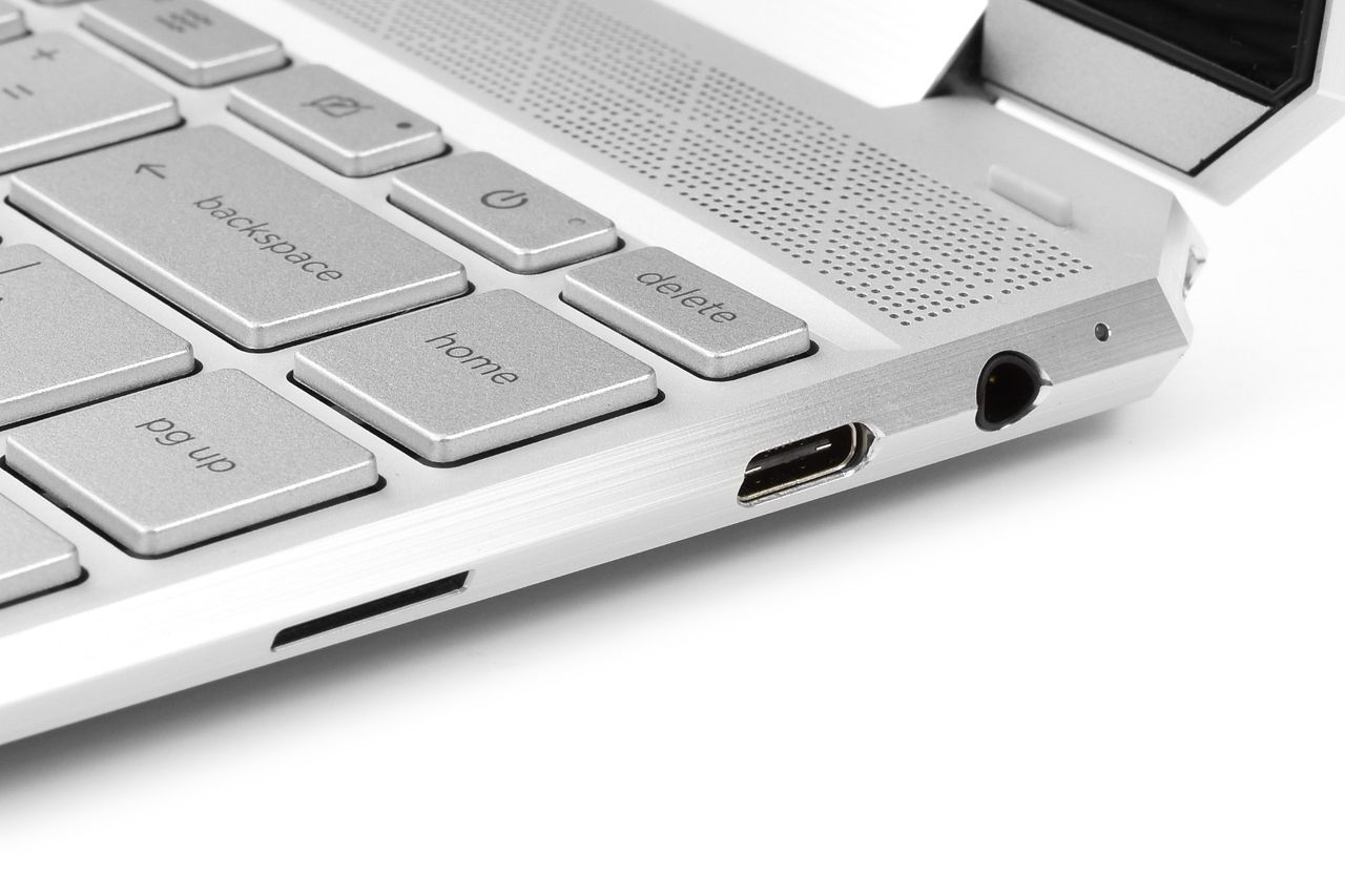 HP Spectre X360 14 - porty z prawej
