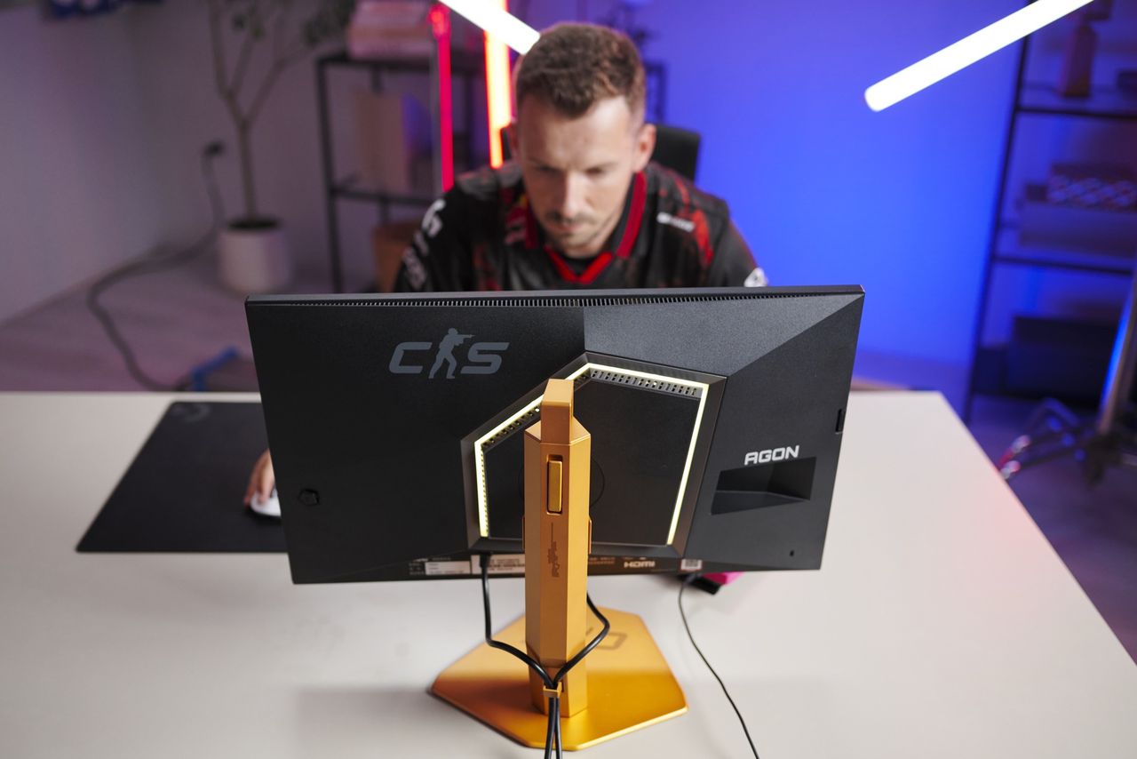 Oficjalny monitor Counter-Strike 2