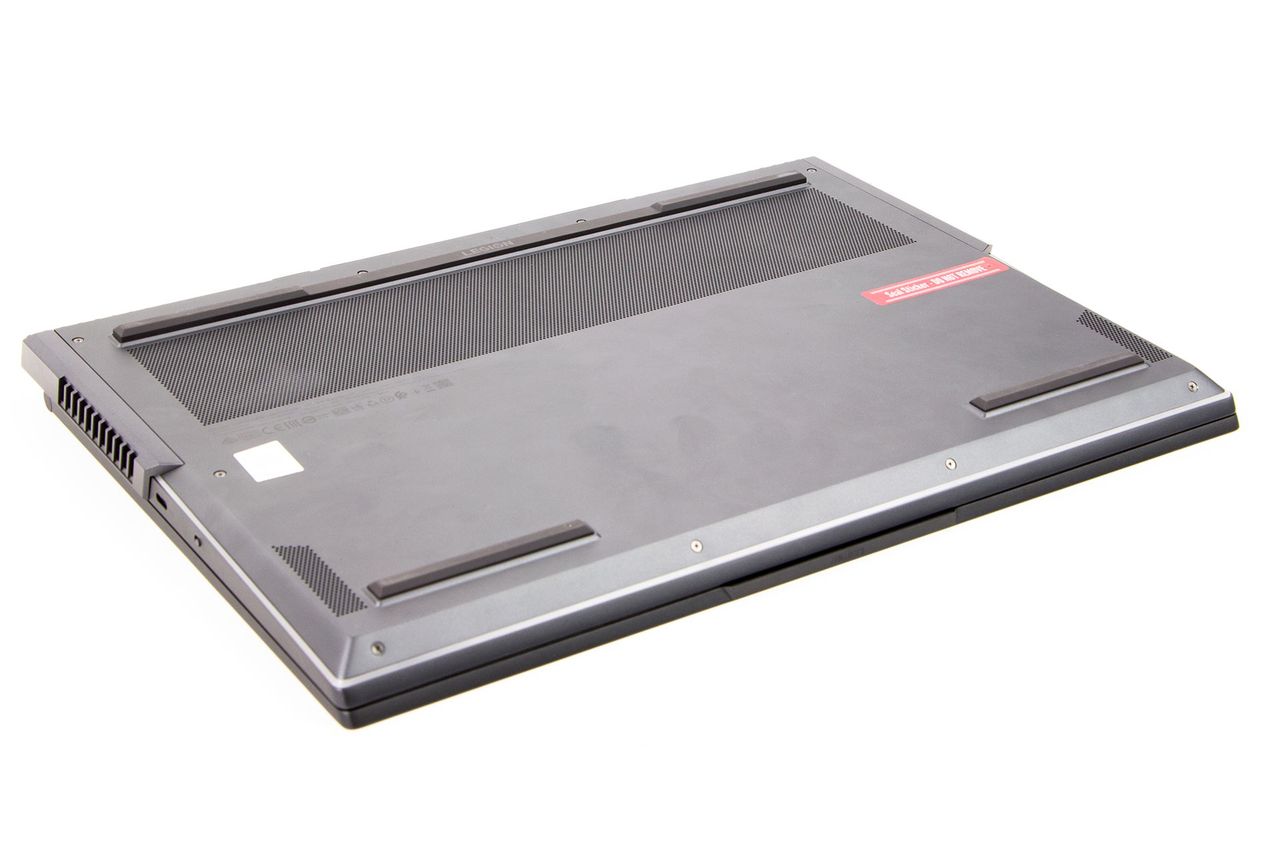 Lenovo Legion 7 z 2021 roku - od spodu