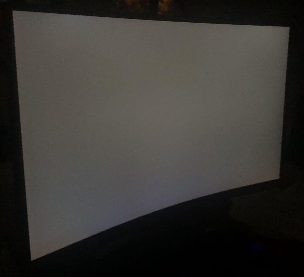 Cooler Master GM27-CF - backlight bleading od lewej