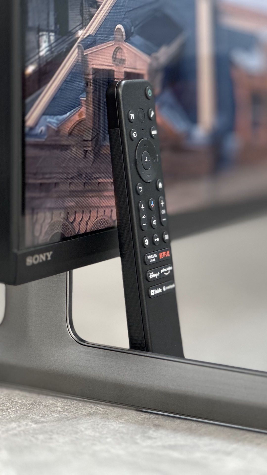 Sony KD-55X85L - pilot z boku