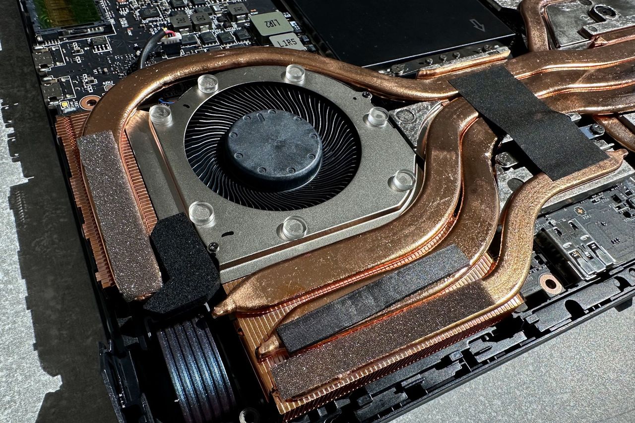 MSI Vector 16 HX AI - chłodzenie