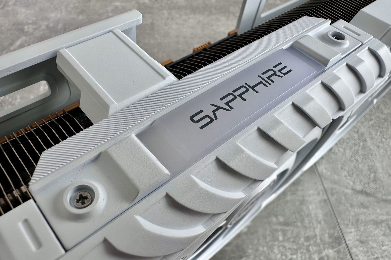 Sapphire Radeon RX 9070 XT -