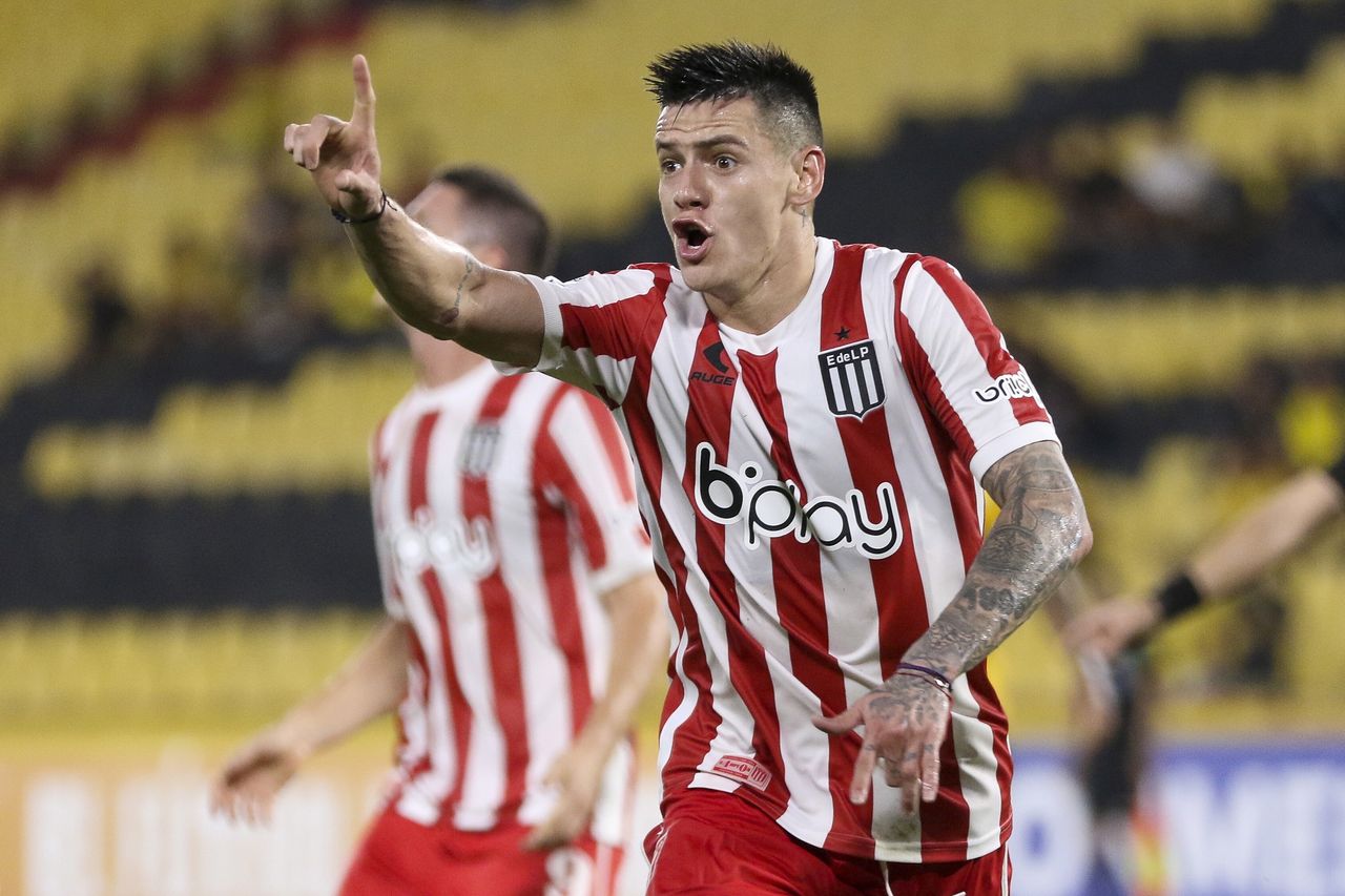 Leonardo Godoy of Estudiantes celebrates after scoring during the Copa Sudamericana soccer match between Barcelona and Estudiantes at Monumental stadium in Guayaquil, Ecuador, 11 July 2023. EPA/Jonathan Miranda Dostawca: PAP/EPA.