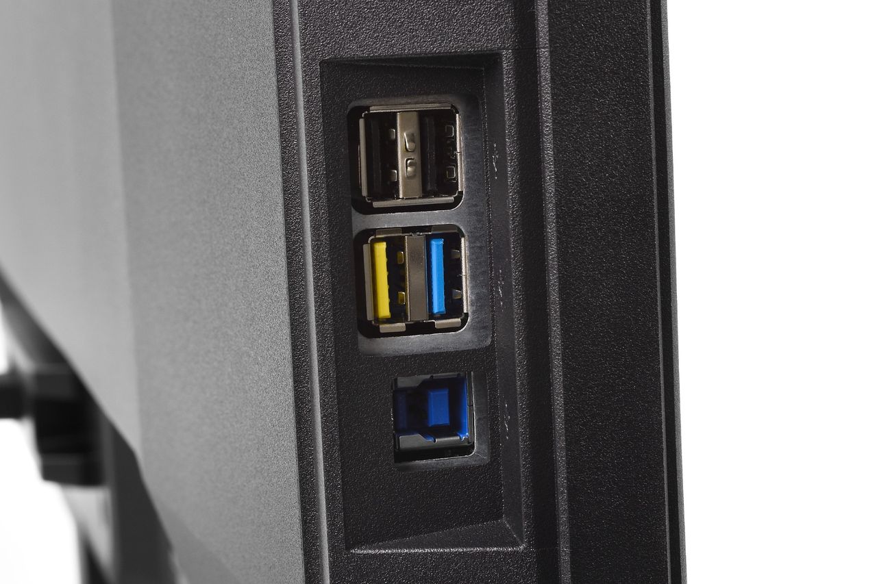 iiyama G-Master G4380UHSU Red Eagle - hub usb