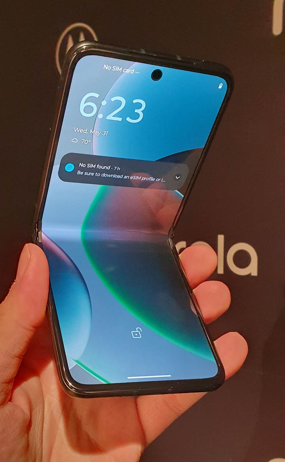 Motorola Razr 40 Ultra i Razr 40 - rozłożony telefon