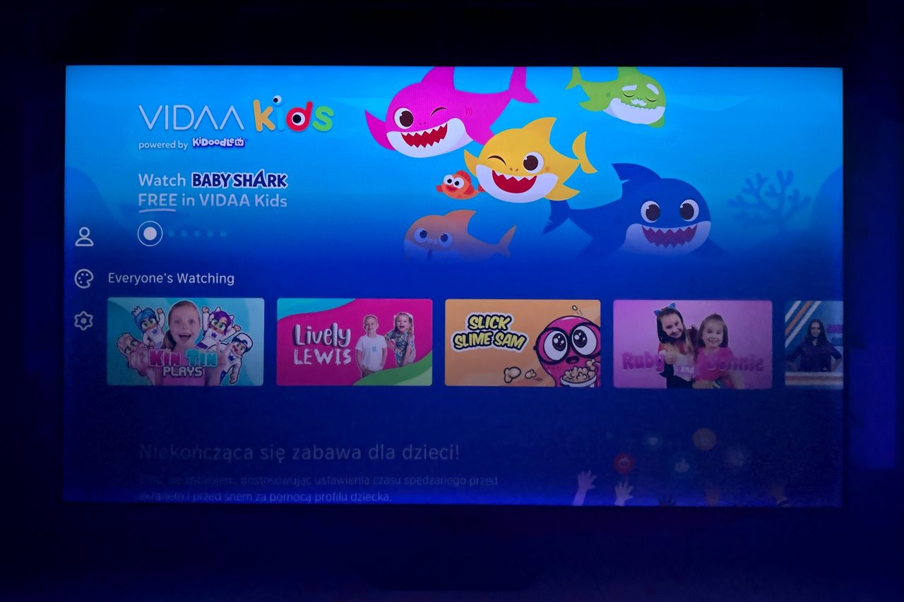 Hisense MiniLED U8Q - Panel dzieci
