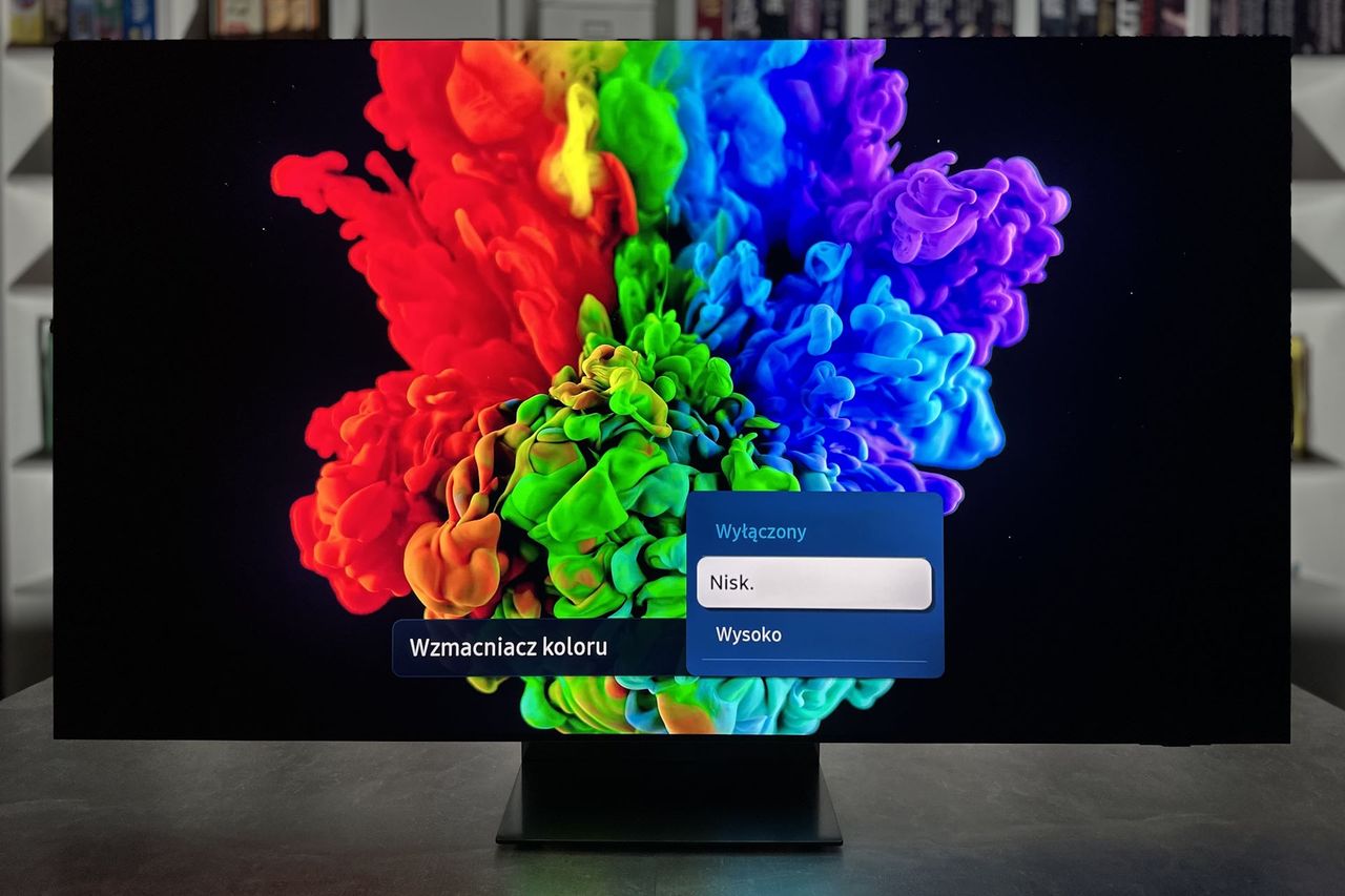 Samsung Excellence Line 8K QN900D - wzmacniacz kolorów niski