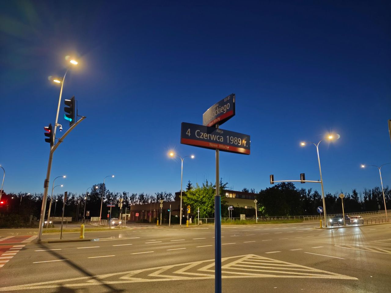 Przykładowe zdjęcie nocne z głównego aparatu
