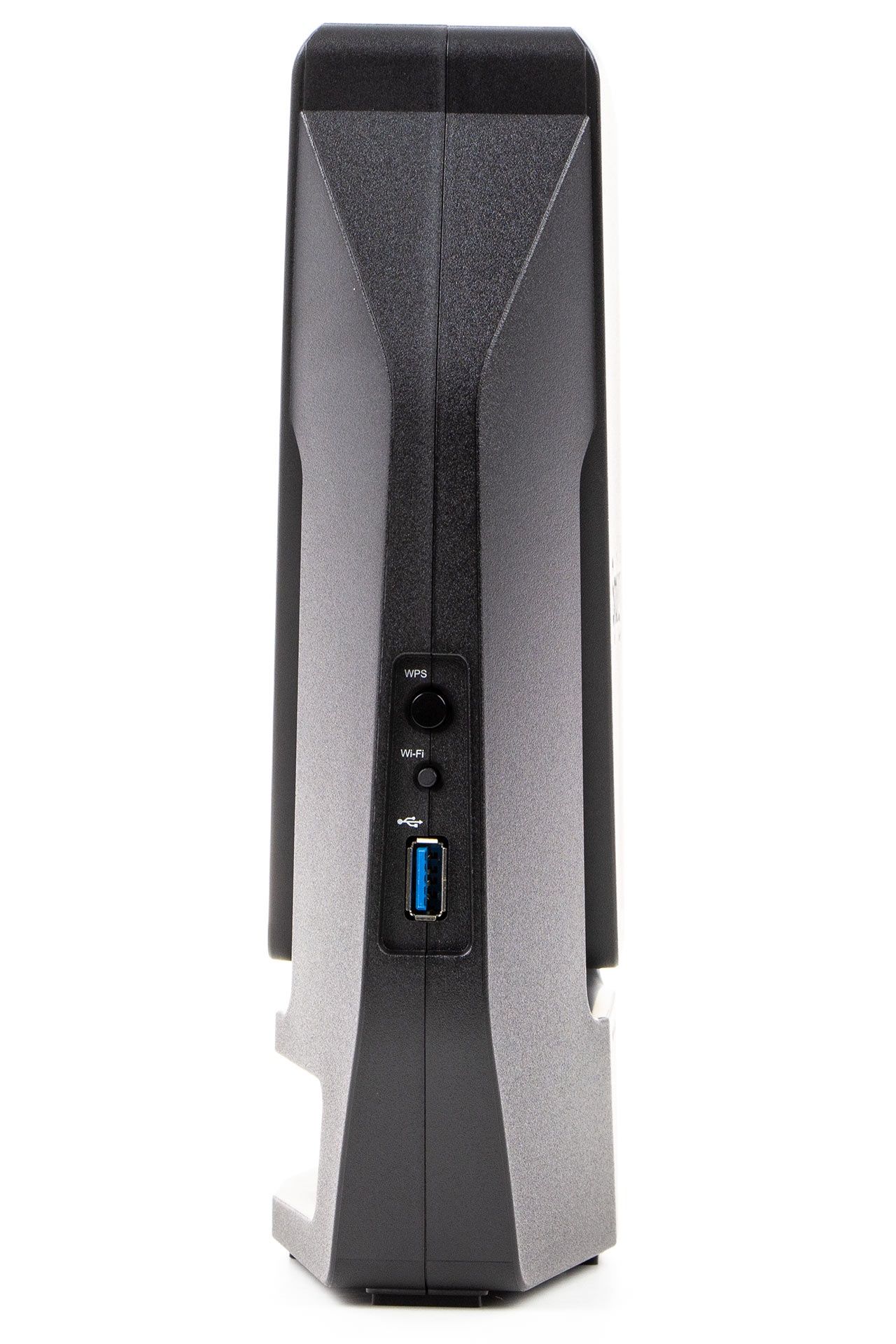 Synology WRX560 - z lewej