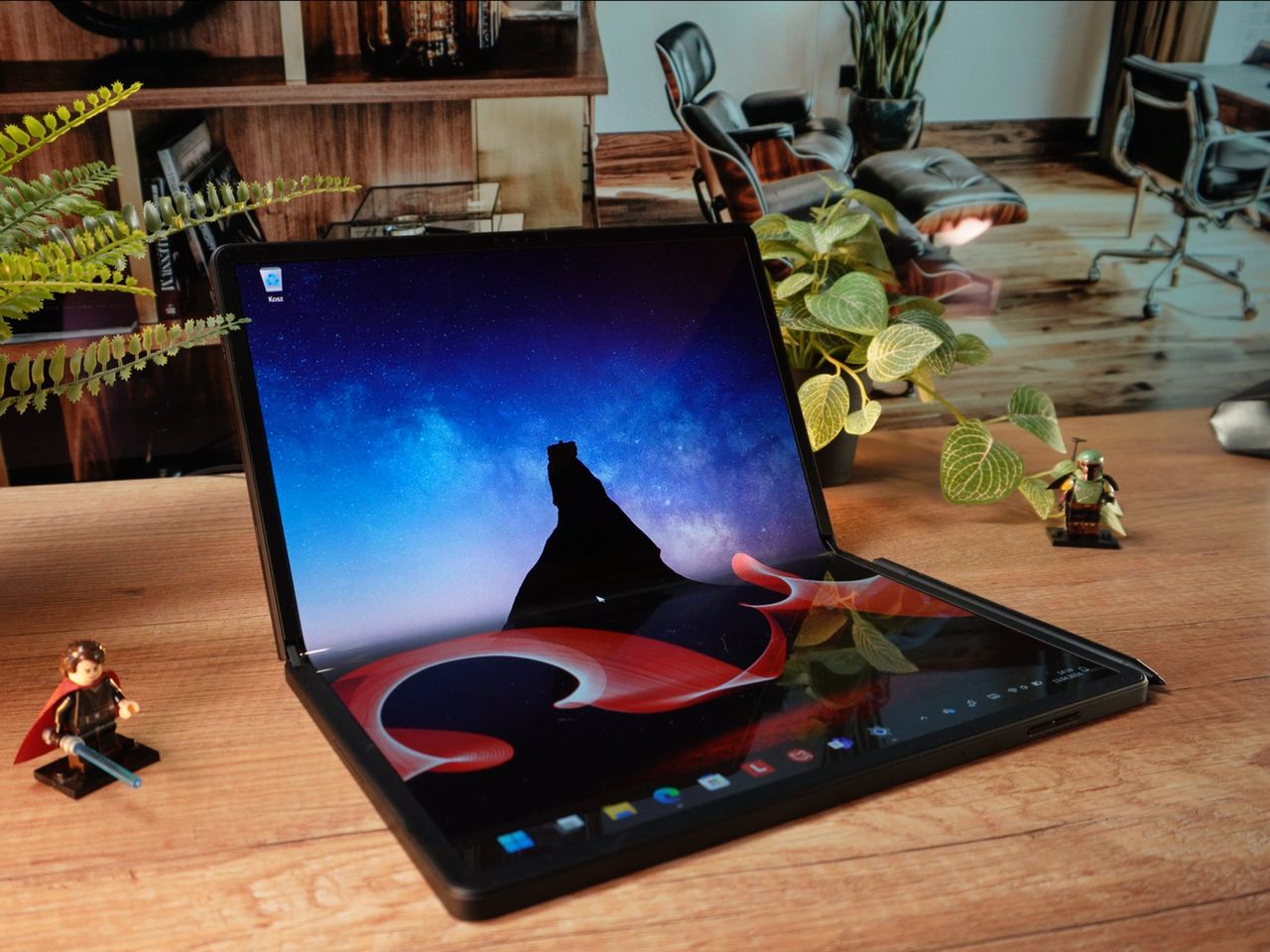 Lenovo ThinPad X1 Fold 16 - tryb laptopa, faza 1
