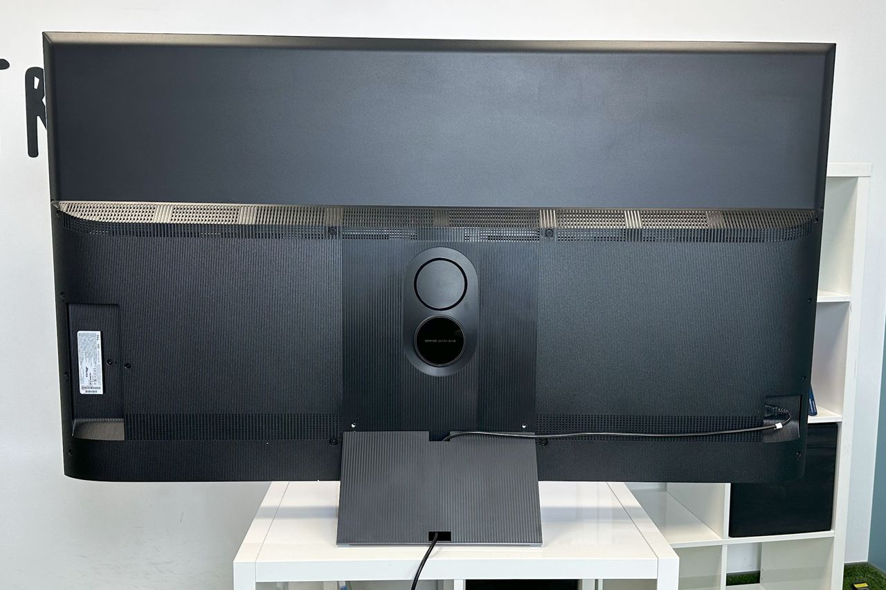TCL 65C845 - od tyłu