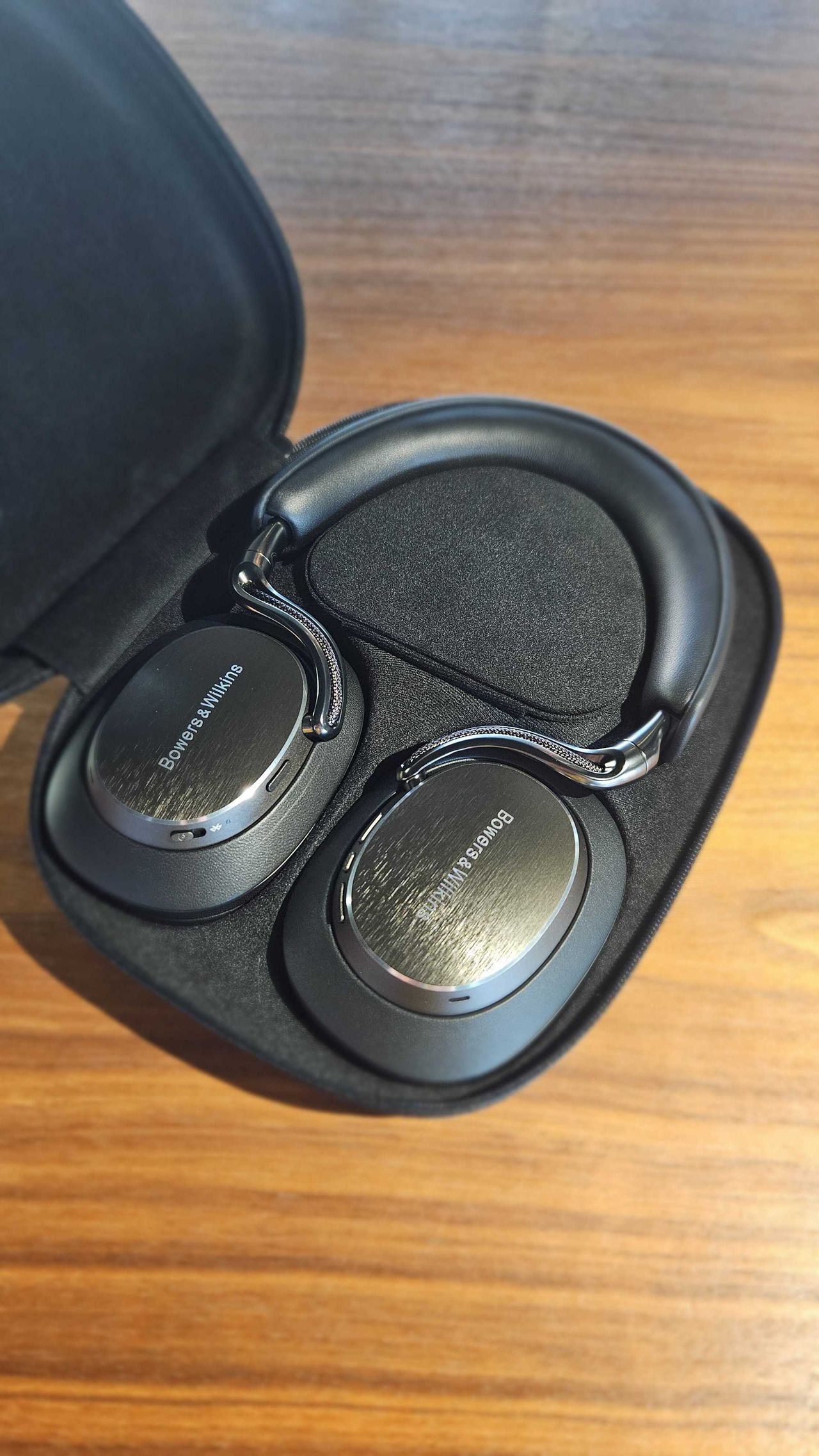 Bowers Wilkins Px8 S2