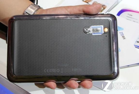 tablet zte widok z tyłu