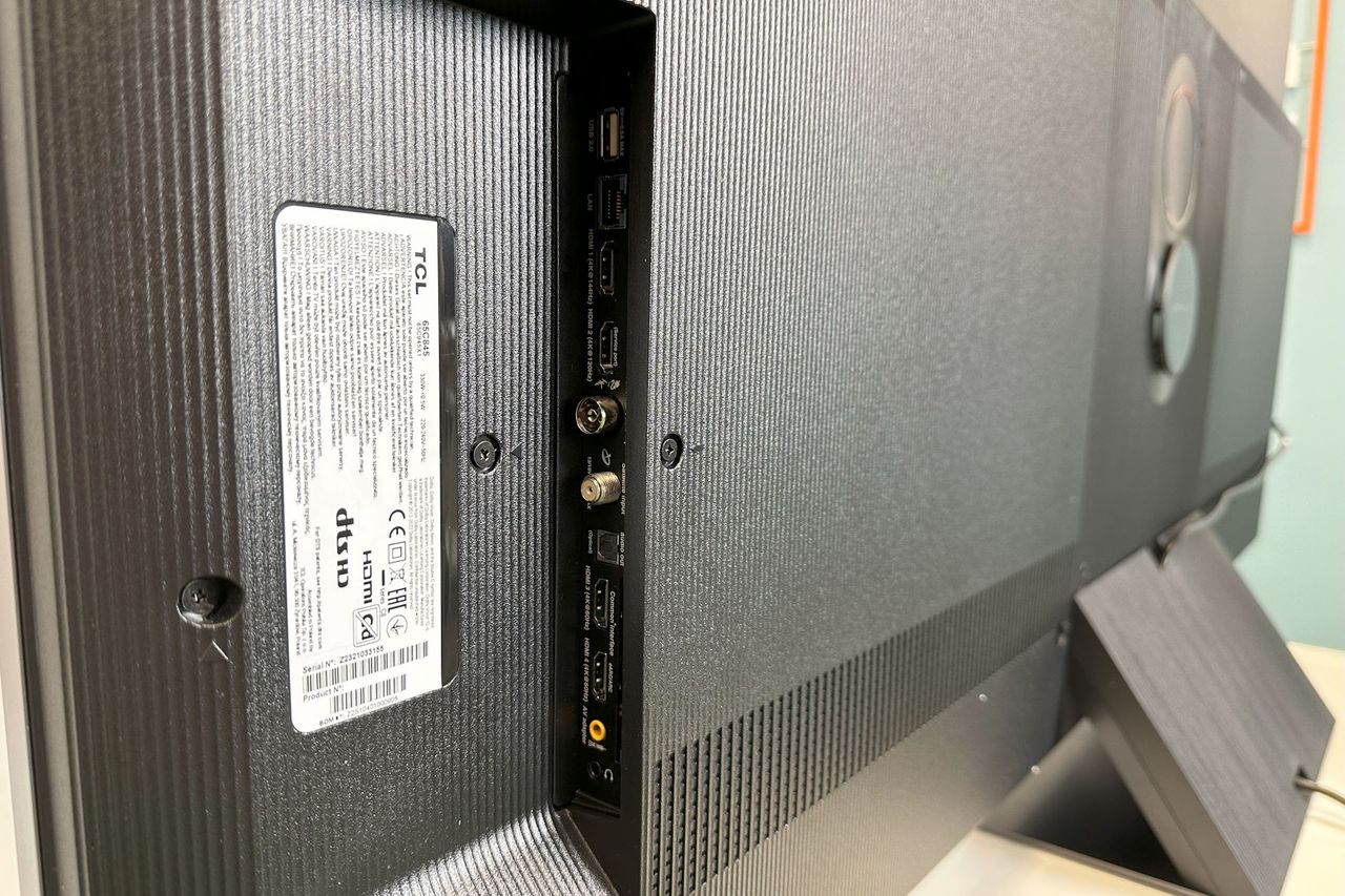 TCL 65C845 - złacza
