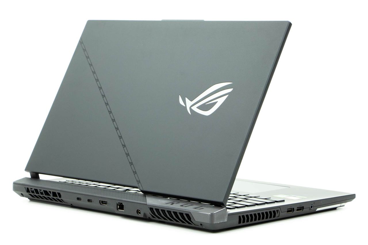 ASUS ROG Strix SCAR 17 G733P - z profilu