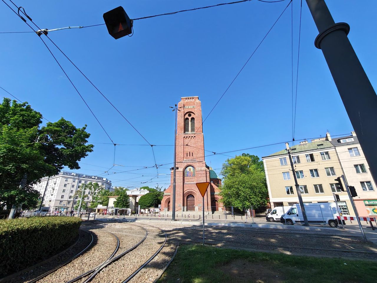 Przykładowe zdjęcia z aparatu ultraszerokokątnego Honora 600