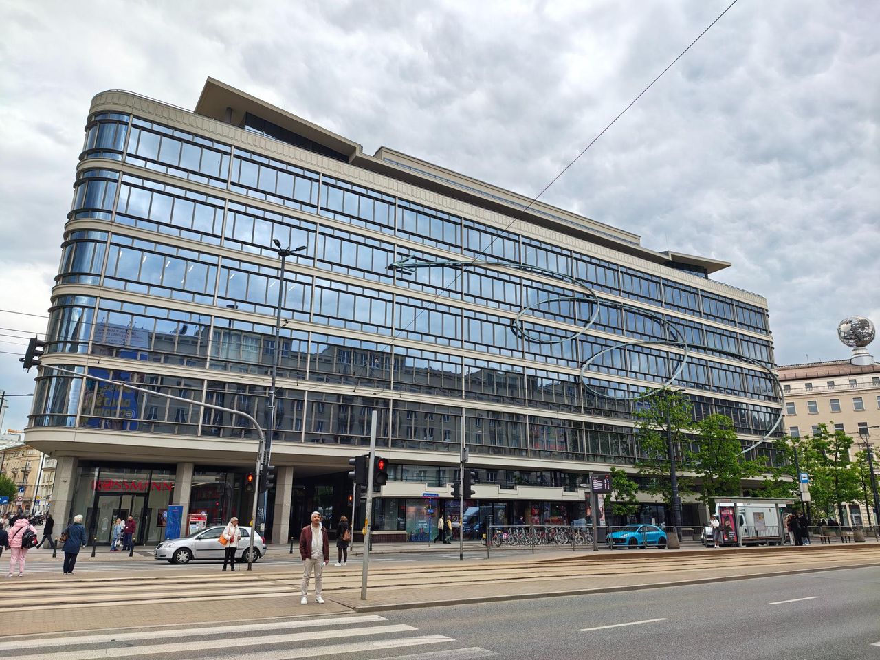 Przykładowe zdjęcia za dnia rejestrowane Motorolą razr fold
