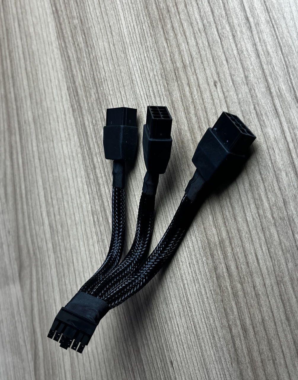 MSI GeForce RTX 3090Ti Suprim X - adapter zasilania