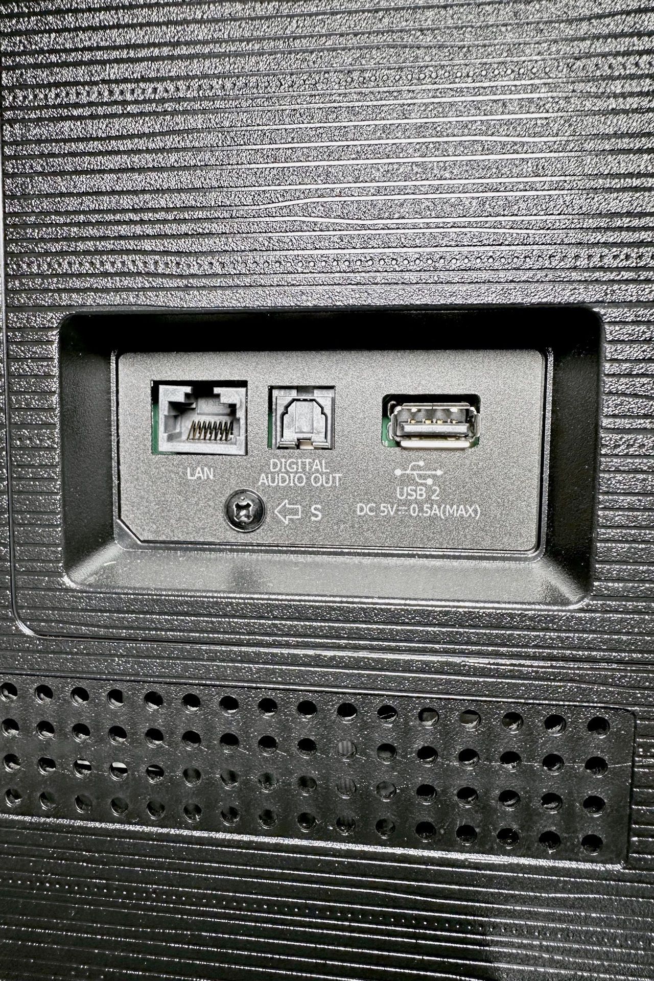 Hisense 100E7NQ PRO - pozostałe złącza