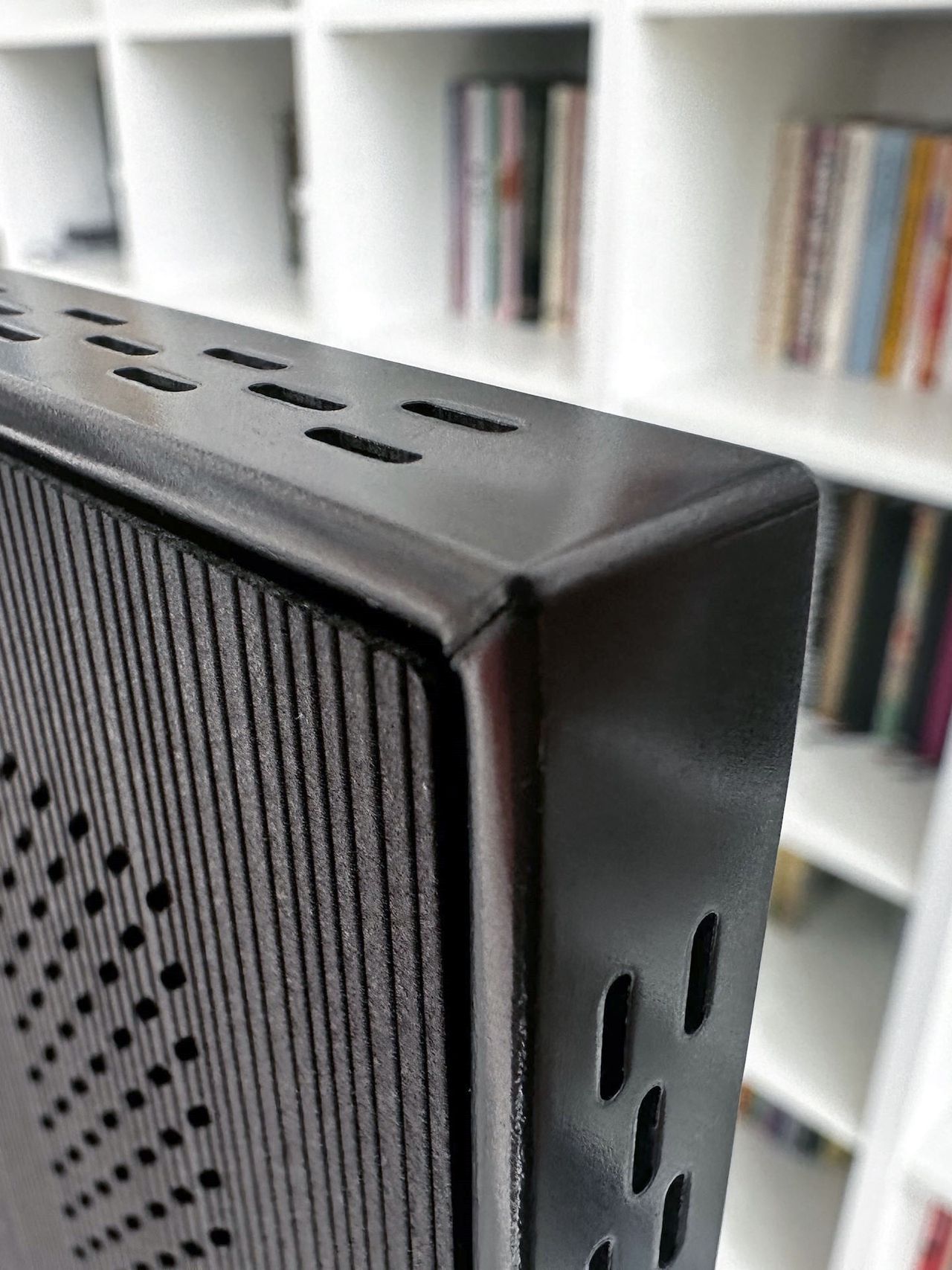 Samsung Excellence Line 8K QN900D - narożnik z tyłu
