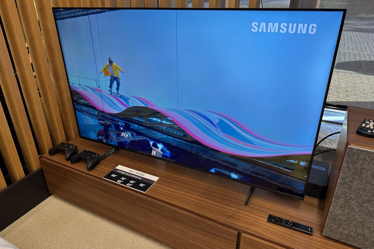 Samsung Mini LED M70