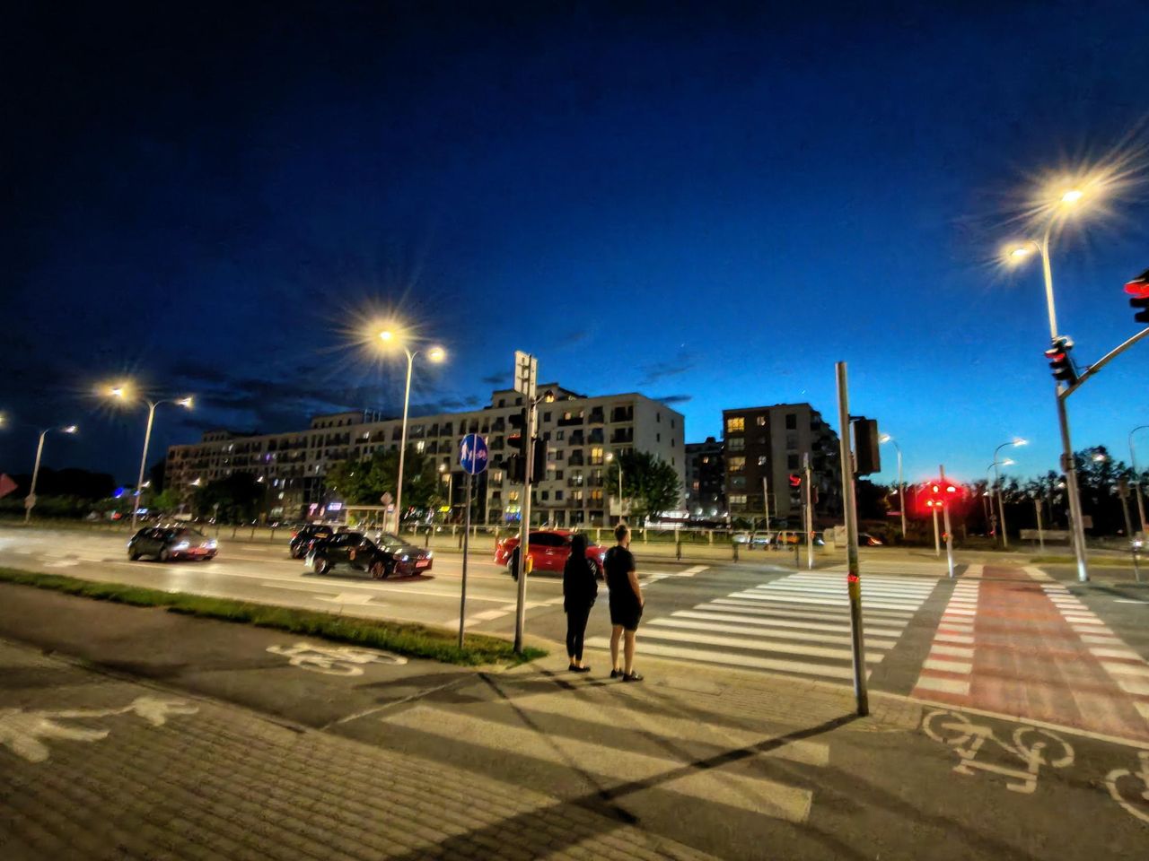 Zdjęcia nocne z aparatu głównego Honor 600