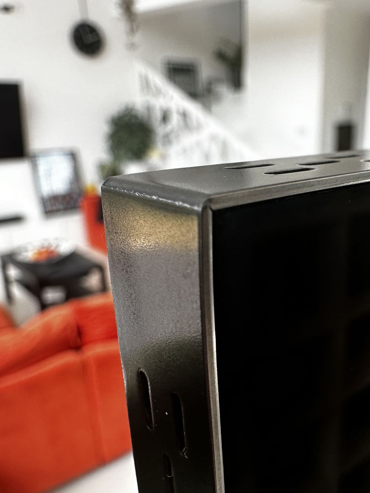 Samsung Excellence Line 8K QN900D - narożnik z przodu