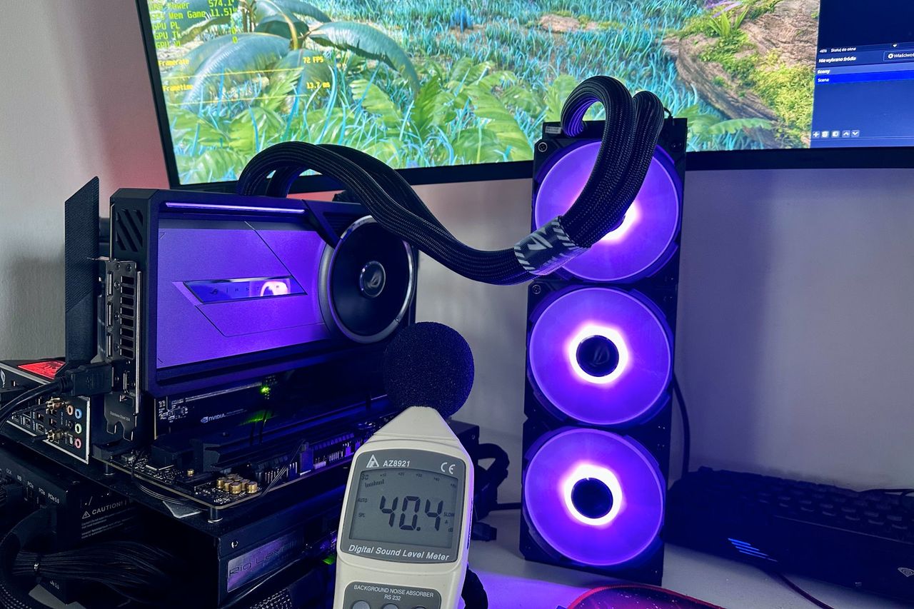 ASUS GeForce RTX 5090 ROG Astral LC - pomiar głośności bezpośrednio przy karcie - obciążenie