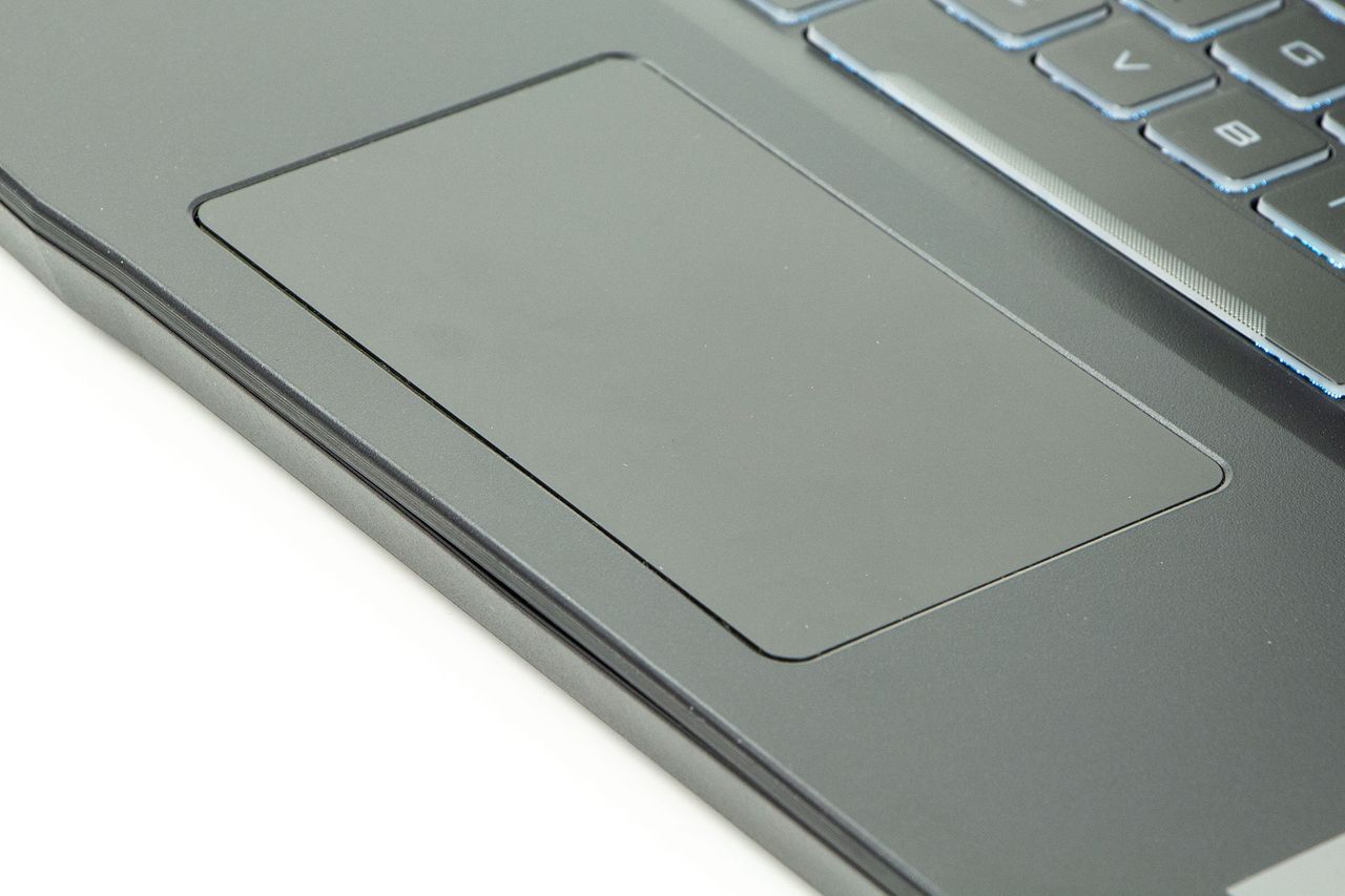 MSI Bravo 15 C7FV - touchpad