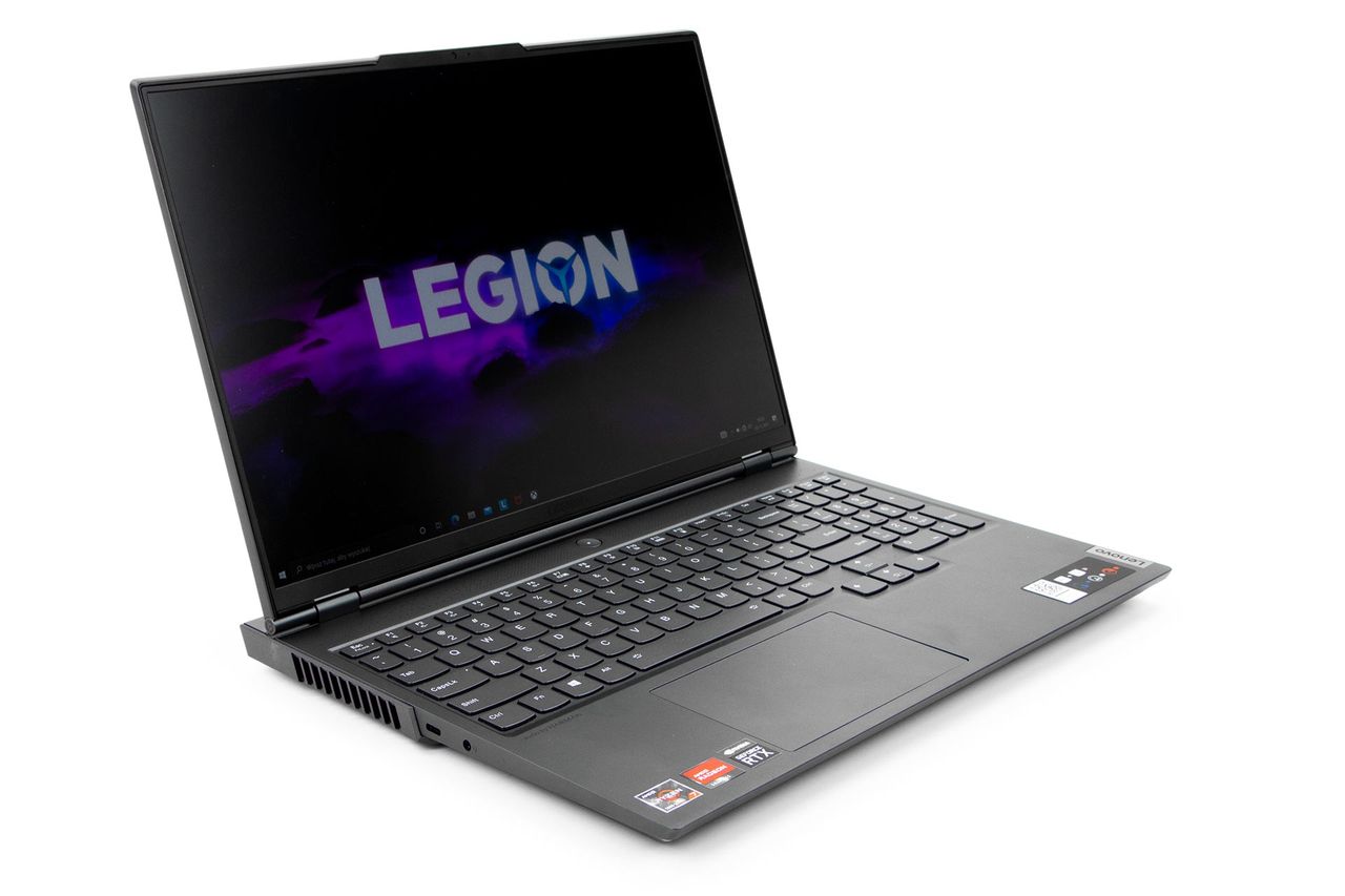 Lenovo Legion 7 z 2021 roku - z profilu