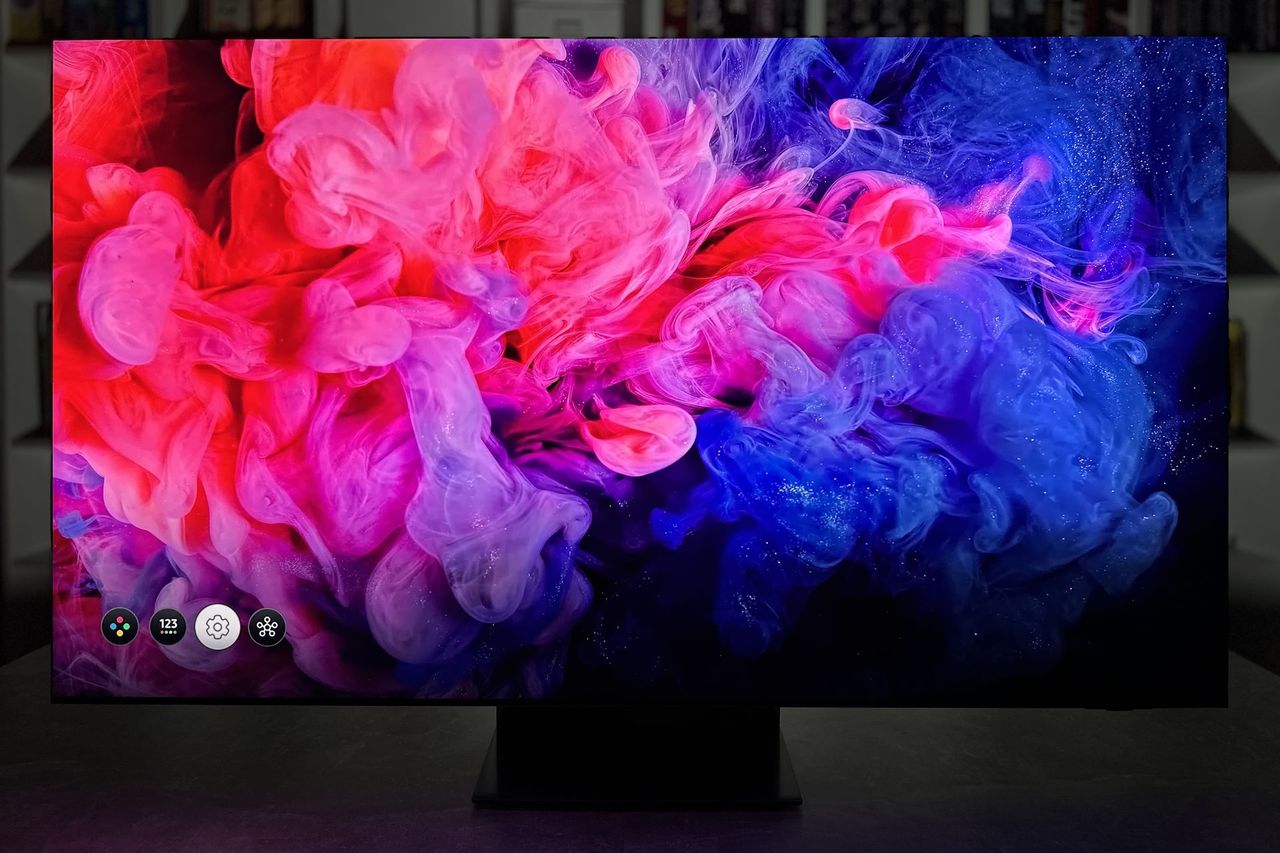 Samsung Excellence Line 8K QN900D - szybkie menu
