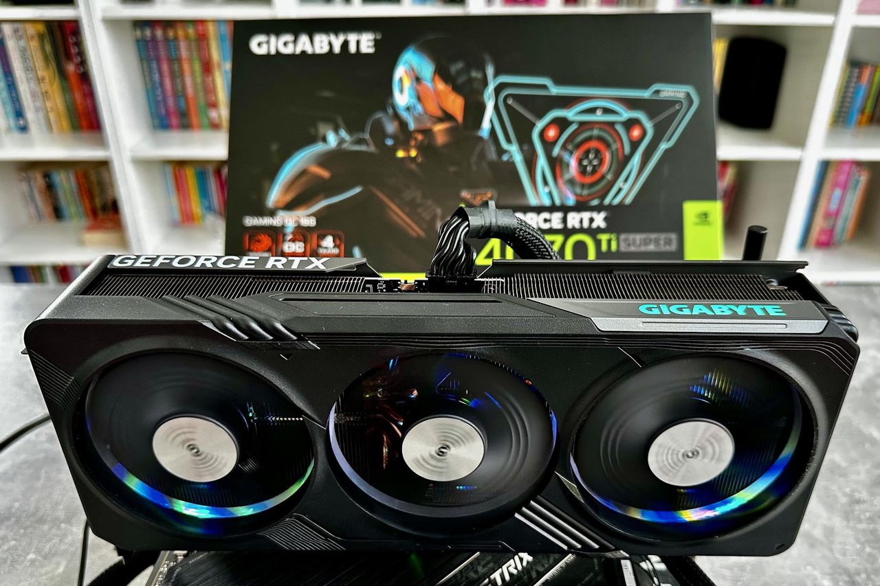 Gigabyte GeForce RTX 4070 Ti Super Gaming OC - RGB