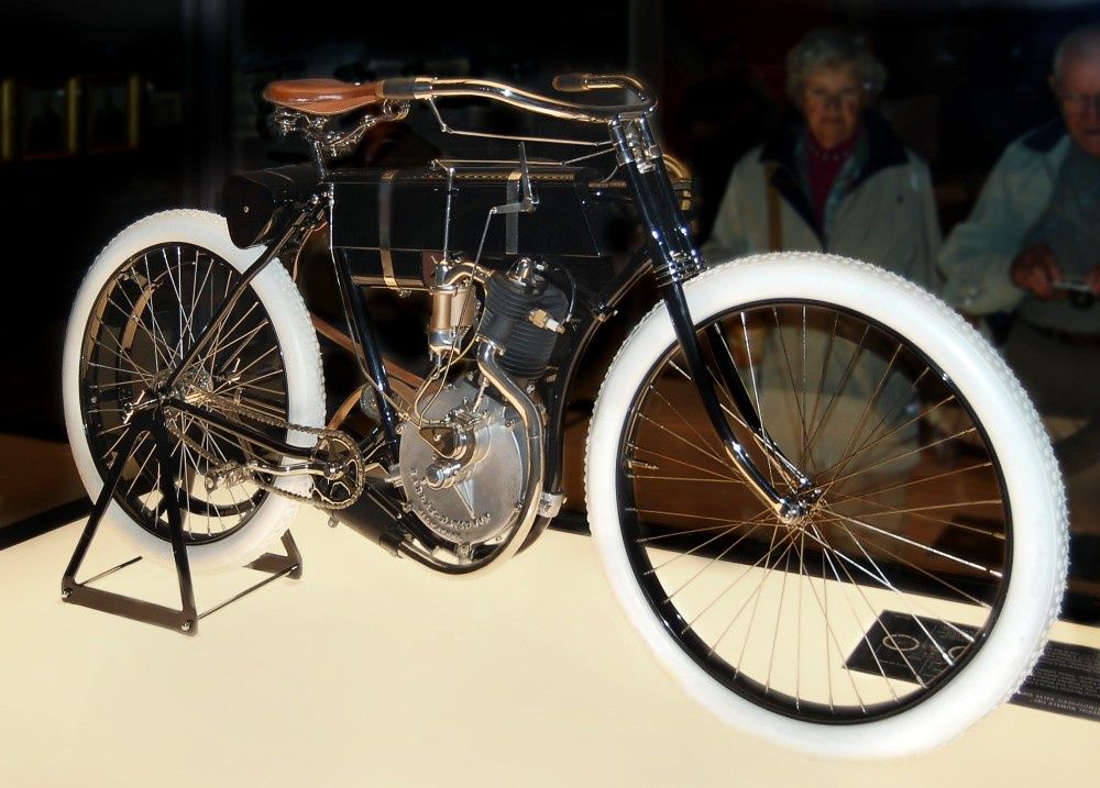 Harley-Davidson Serial 1
