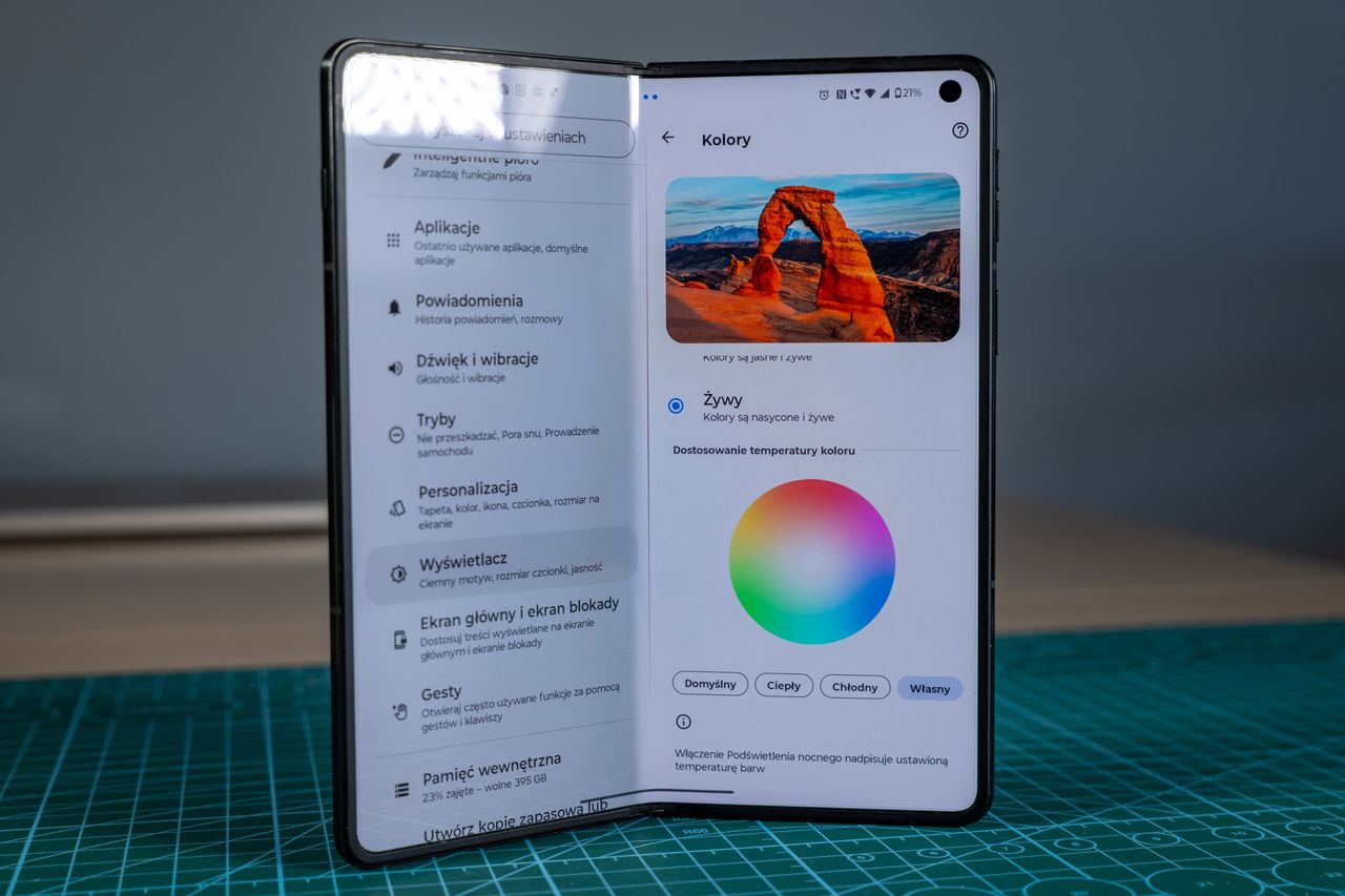 Ustawienia wyświetlaczy Motoroli razr fold