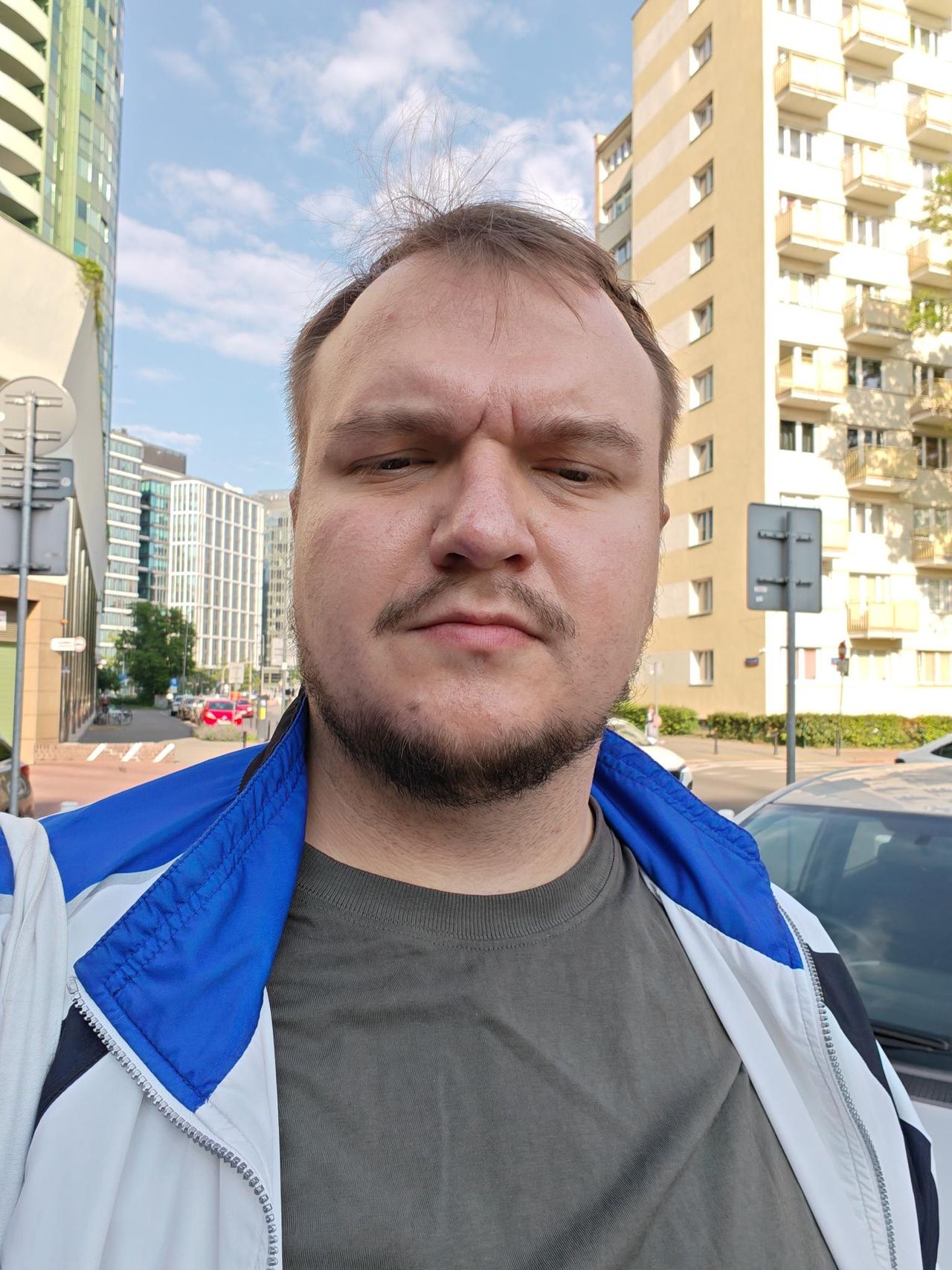 Zdjęcia z przedniego aparatu Honor 600