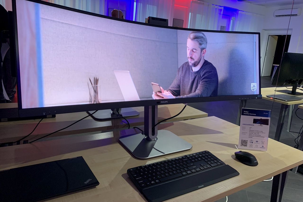 Prezentacja monitorów Philips i AOC - monitor 4