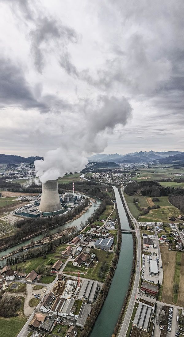 Patrick Federi Unsplash - elektrownia atomowa