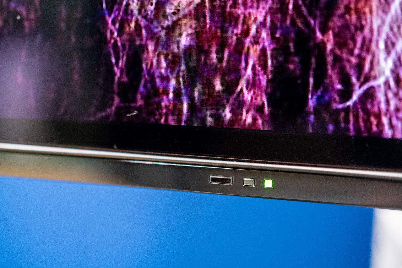 Panasonic TX-55LZ1000E - ramka spód