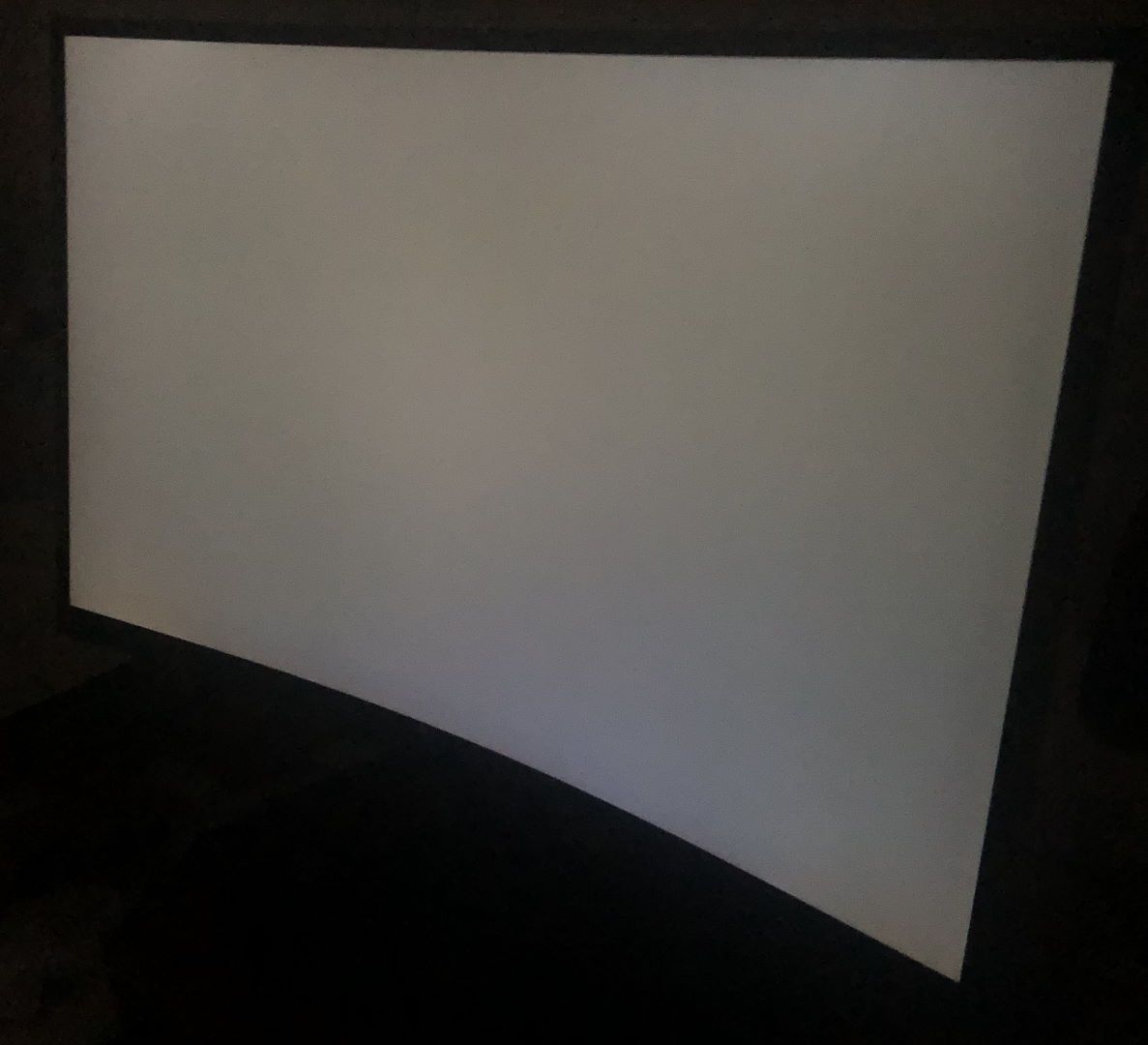 Cooler Master GM27-CF - backlight bleading od prawej