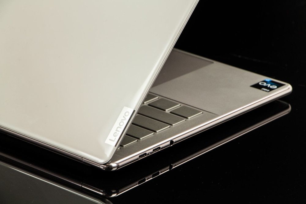 Lenovo Yoga Slim 9