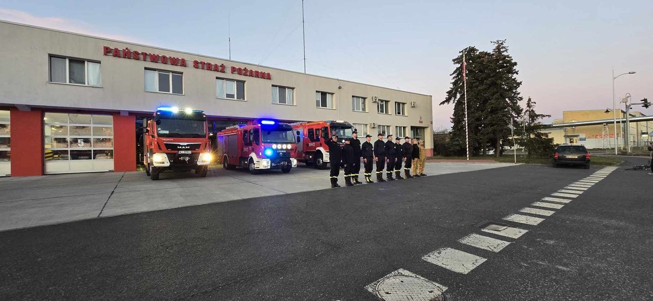 Strażacy z Płocka oddali hołd