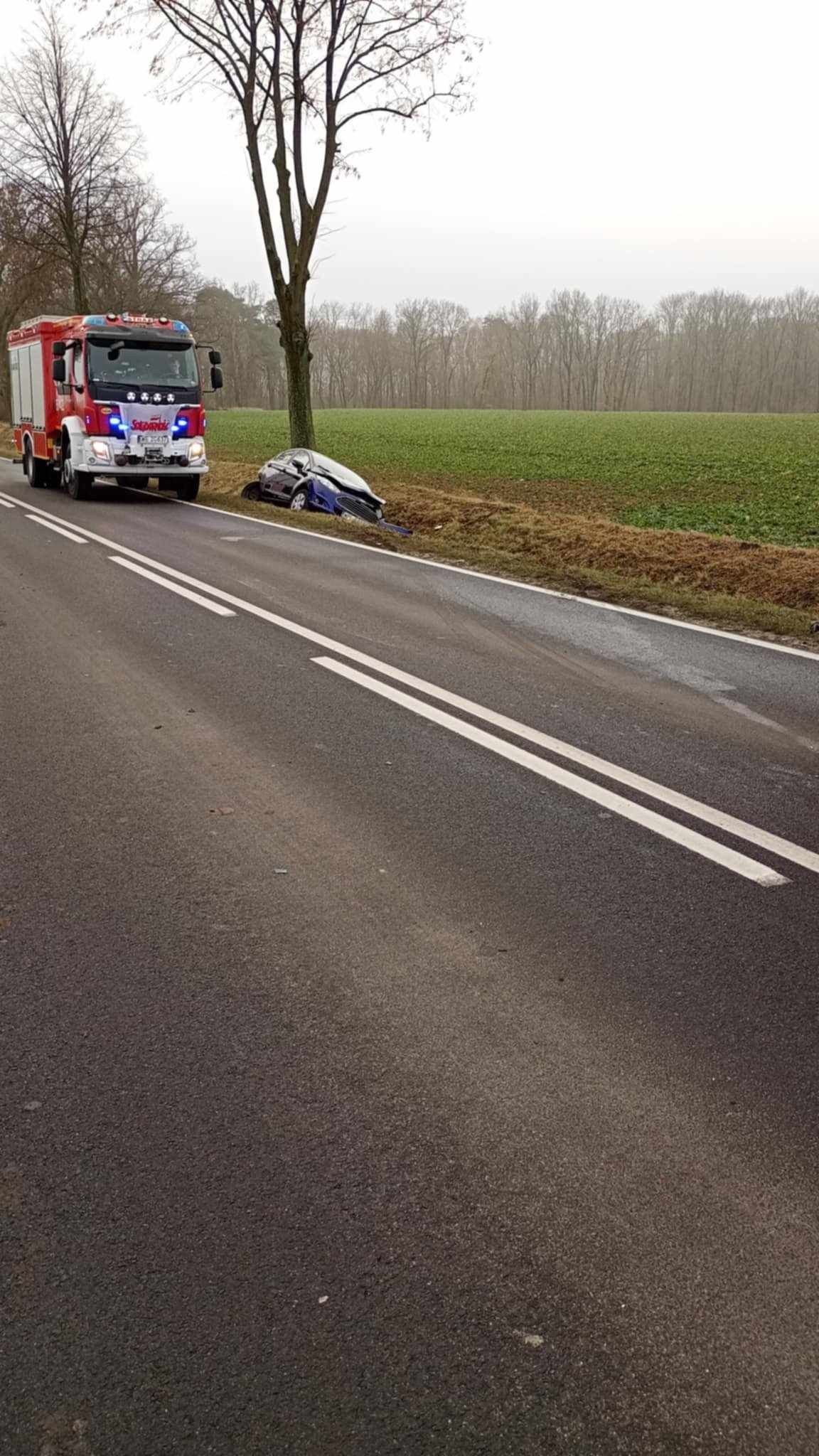 Kolizja z udziałem trzech aut
