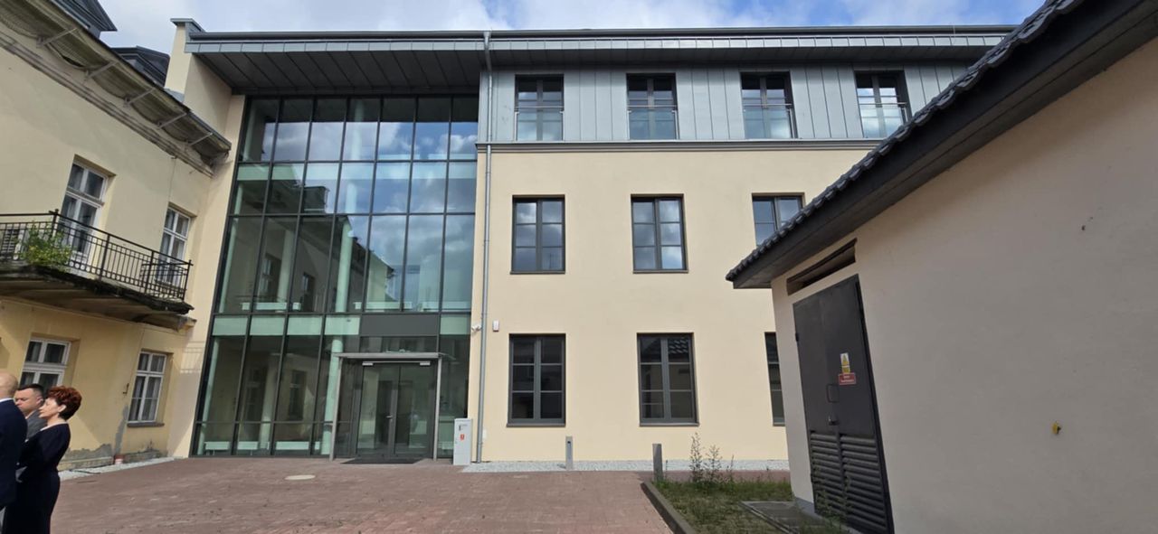 Prawe skrzydło Urzędu Stanu Cywilnego 