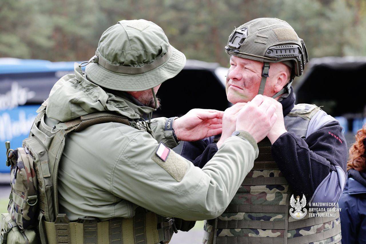 Samorządowcy na poligonie