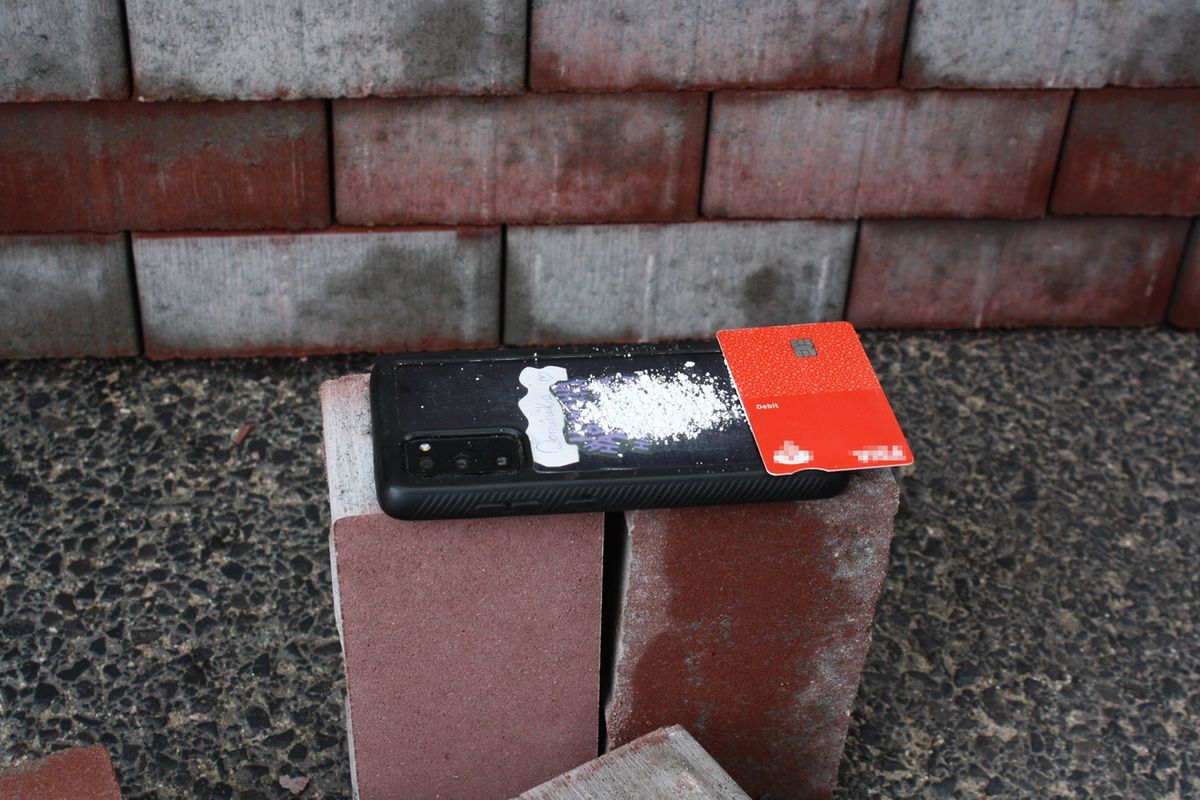 Budowali z kostki brukowej...schowek na amfetaminę